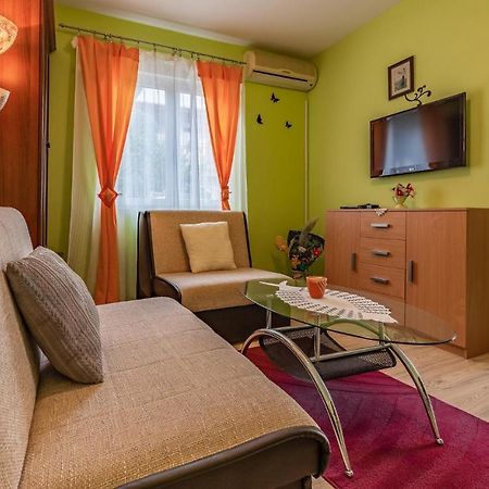 Nice Apartment In Premantura With Wifi Exteriér fotografie